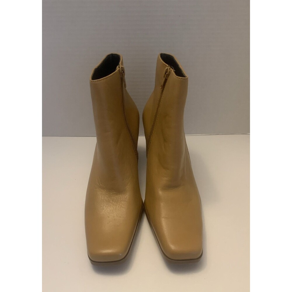White Mountain Women's Zipper Ankle Booties Size 5 1/2 Tan